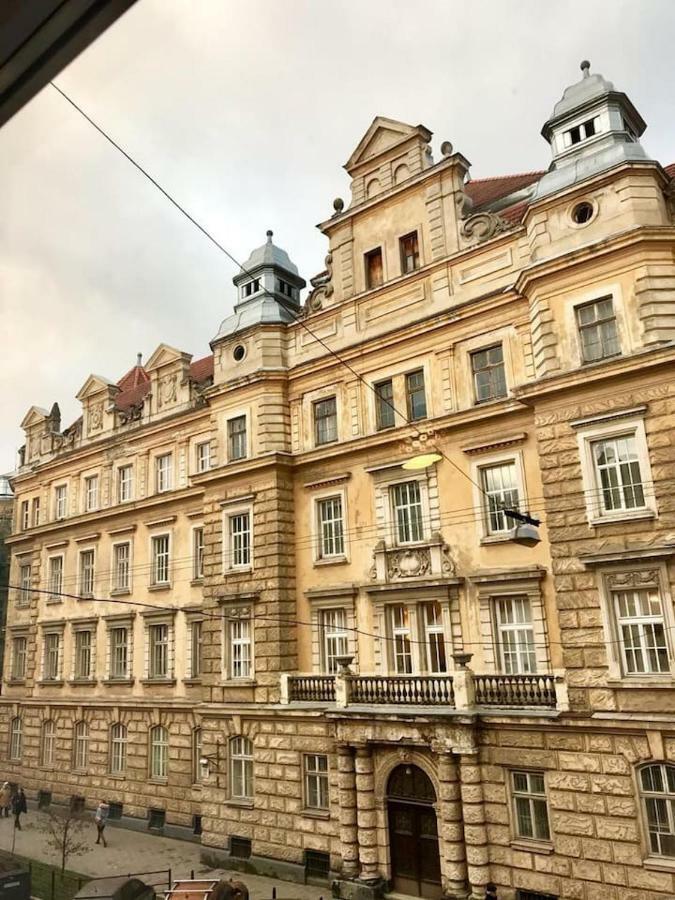 New Appartment-Studio Іn The Center Of Lviv Exterior photo